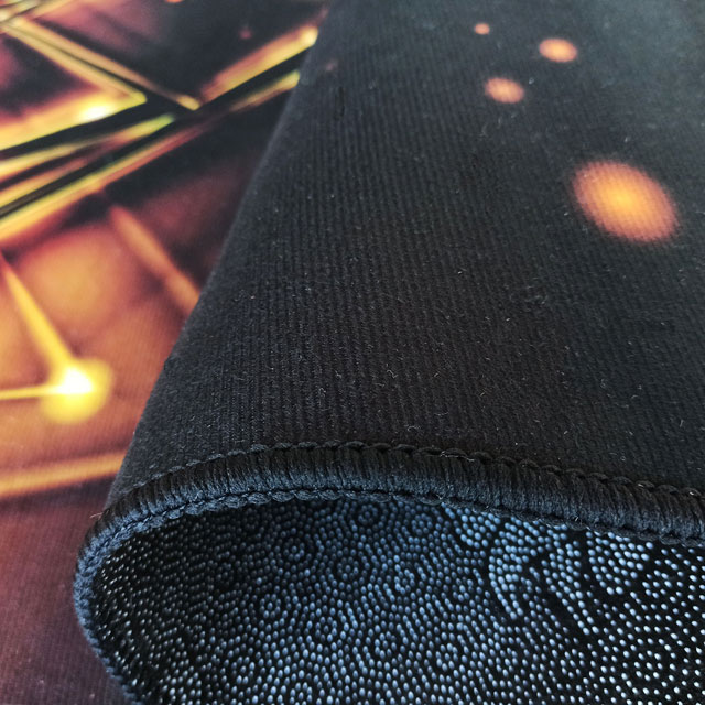Czarny prostokątny dywan ze nowoczesnymi wzorami Eglam 6X