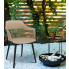 przykładowe wykorzystanie krzesła ogrodowego Sazo 4X w kolorze beżowym w ogrodzie