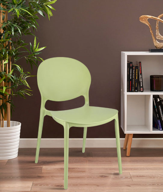 Przykładowe wykorzystanie jasnozielonego krzesła Osmen w nowoczesnym wnętrzu