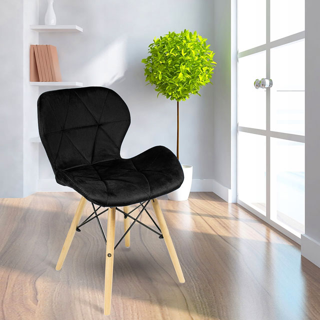 Skandynawskie czarne krzesło z drewnianymi nogami Cero