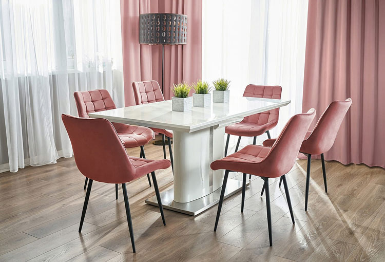 Tapicerowane różowe krzesło do salonu Amos