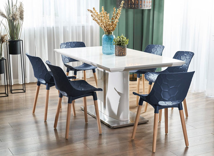 Nowoczesna jadania z granatowym krzesłem Rivea