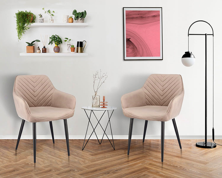 Beżowe krzesło z podłokietnikami Safiano