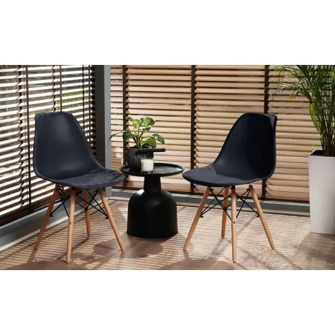 wizualizacja czarnego krzesła skandynawskiego do salonu Huso 3X