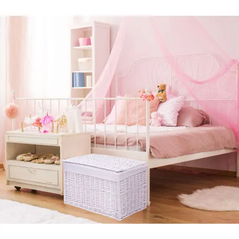 pokój dziecięcy z wykorzystaniem białego kosza wiklinowego na zabawki Zuna 4X