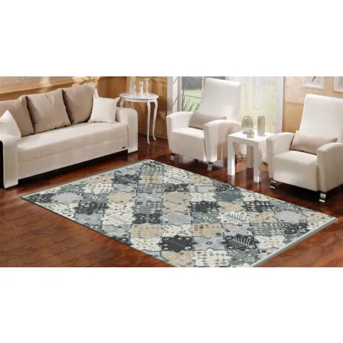 Salon z zastosowaniem niebieskiego dywanu w perski wzór Igras 4X