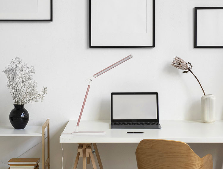 Różowa lampka biurkowa LED A362-Dexter