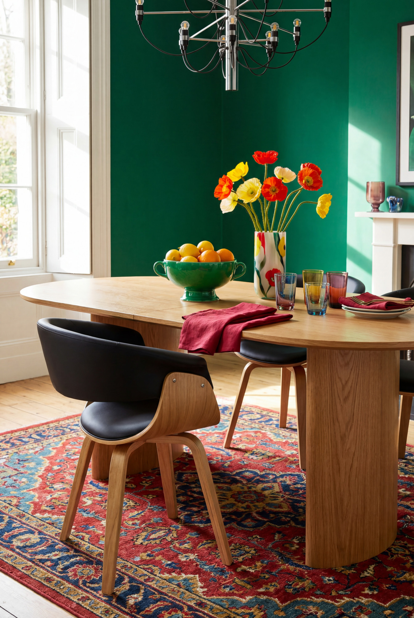 Aranżacja jadalni z krzesłem Wibso