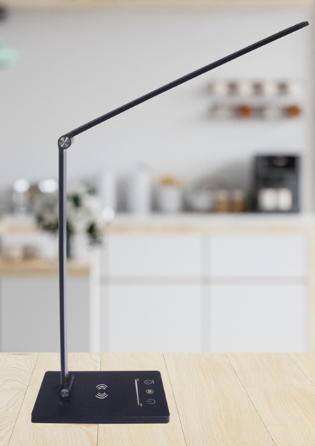 Czarna lampka z ładowarką - K325-Xerpo