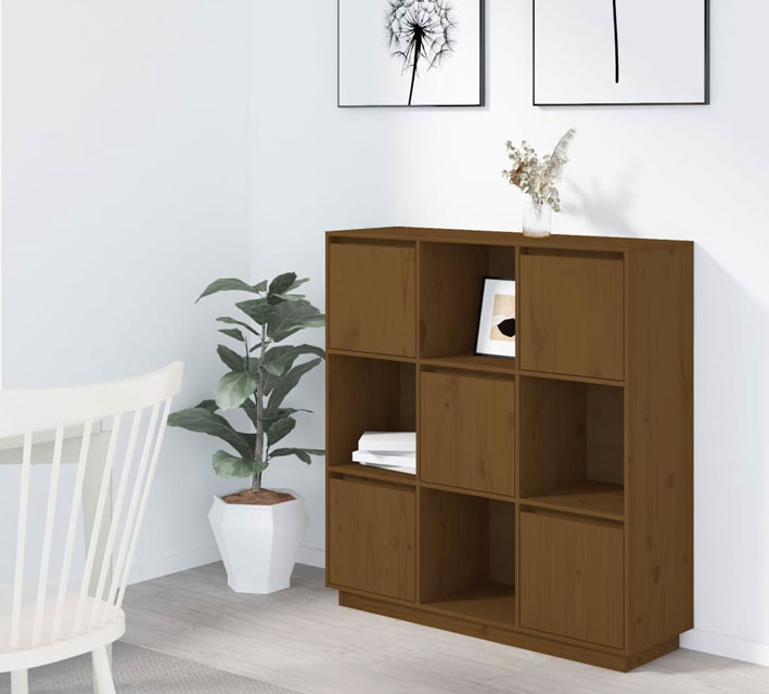 Wnętrze z wykorzystaniem regału z litego drewna miodowy brąz Sorik 6X