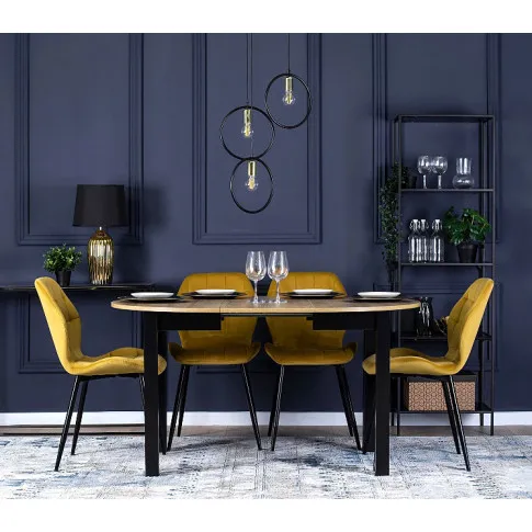 Wizualizacja stołu i musztardowych krzeseł Akin