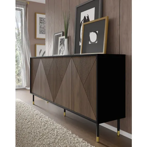 Aranżacja z czterodrzwiową komodą Sablo 3X