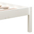 rama białego drewnianego łóżka Bente