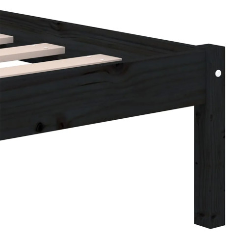 rama czarnego drewnianego łóżka Bente