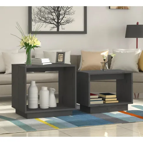 Salon z wykorzystaniem zestawu 2 szarych drewnianych stolików Axos