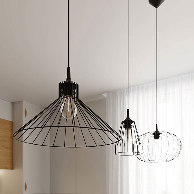 Czarna lampa wisząca z drucianym kloszem R594-Jarina