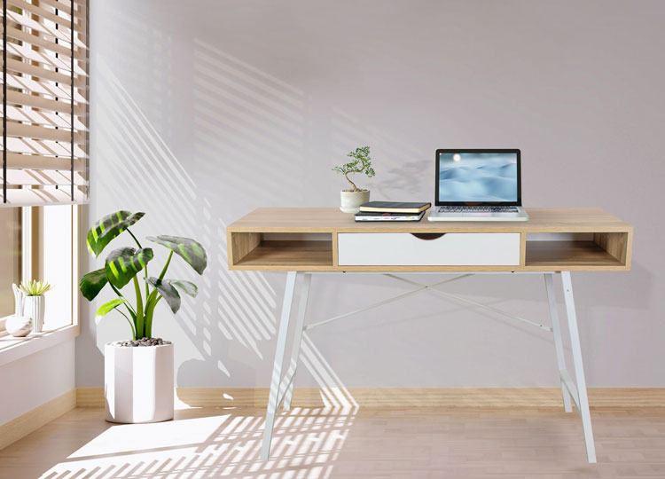 Biuro z zastosowaniem biurka Larkso