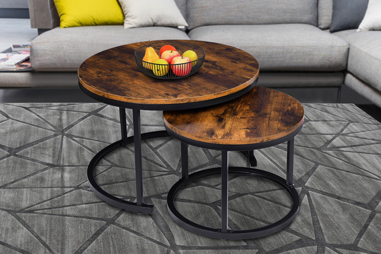 Industrialny salon z wykorzystaniem rozsuwanego stolika 2w1 Fiora