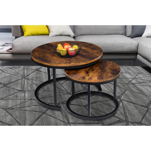 Salon industrialny z wykorzystaniem kompletu 2 okrągłych stolików kawowych Vospis