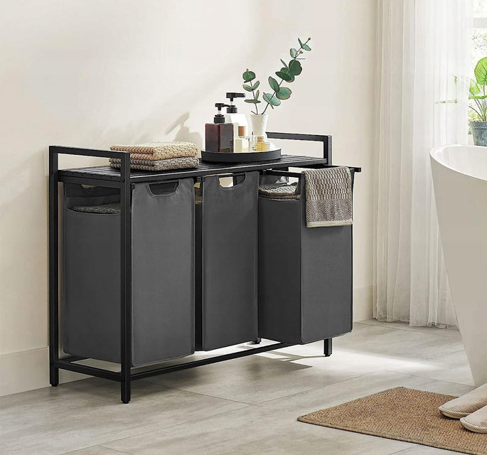 Wnętrze z zastosowaniem szarej szafki z koszami na bieliznę Bedos 4X