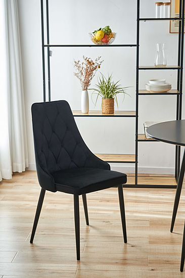 Wizualizacja czarnego krzesła z zestawu Sageri 4X