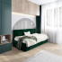 aranżacja z zielonym tapicerowanym łóżkiem sofą Casini 4X