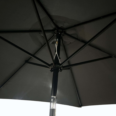 Rozłożony ciemnoszary parasol ogrodowy Łaross
