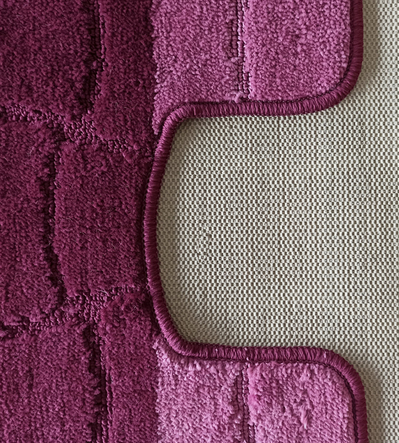 Zestaw fioletowych dywaników do łazienki Loliko
