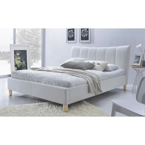 Zdjęcie produktu Białe łóżko tapicerowane na nóżkach - Sandis 160x200.