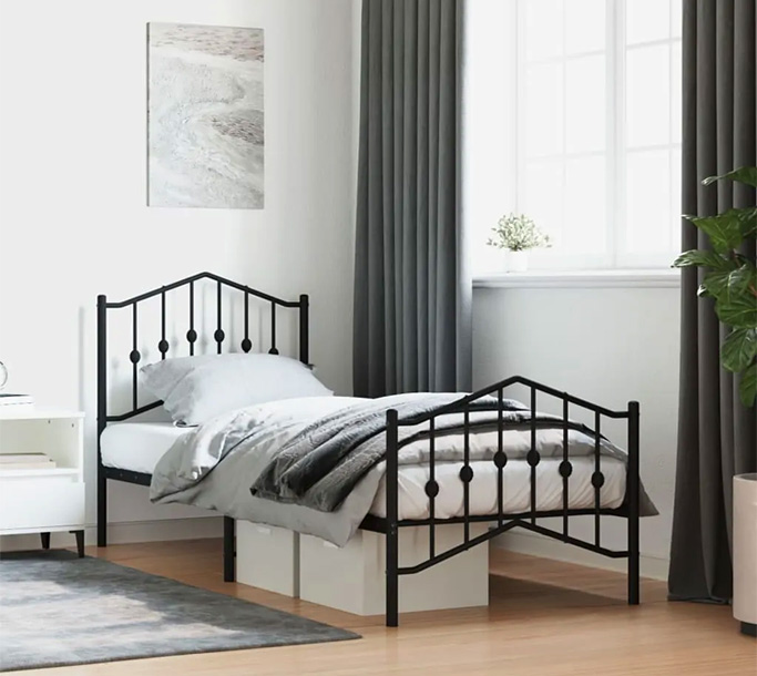 Czarne metalowe łóżko Honta
