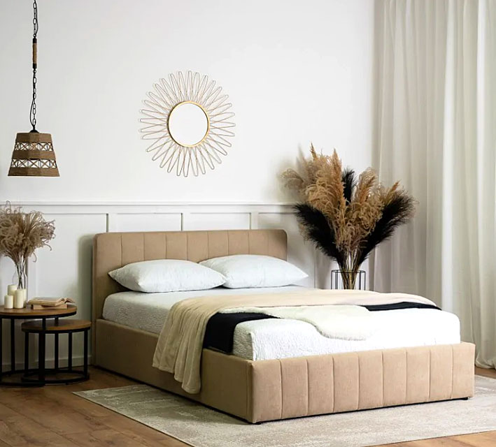 Bezowe tapicerowane łóżko z zagłówkiem 140x200 Aluvia