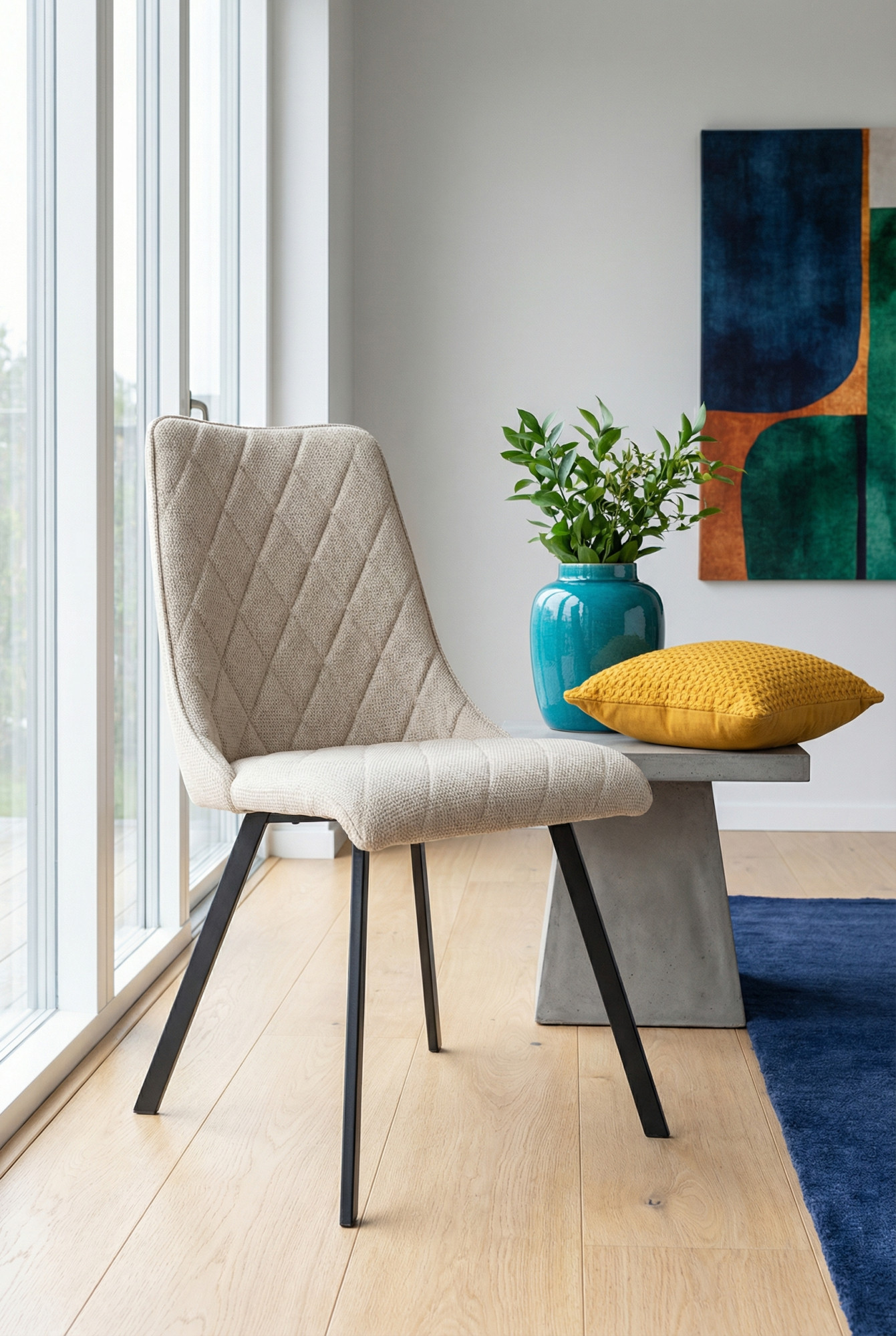 Aranżacja salonu z krzesłem Ivaron