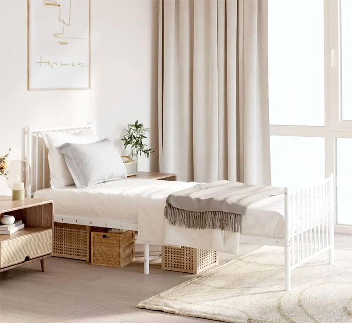 Białe metalowe łóżko Fiver