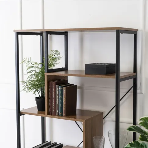 Aranżacja wnętrza z regałem Diho