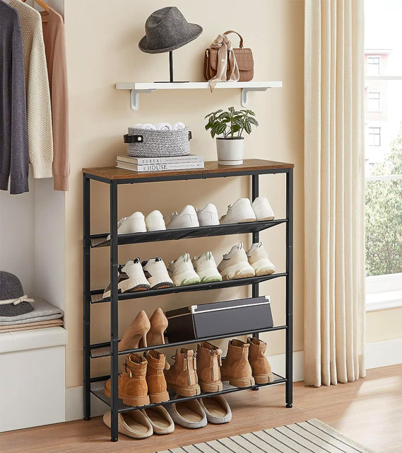 Przedpokój z wykorzystaniem regału na buty Alaniso