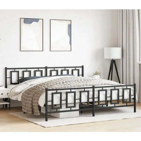 Wnętrze z czarnym łóżkiem Esenti