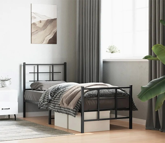 Czarne metalowe łóżko Alester