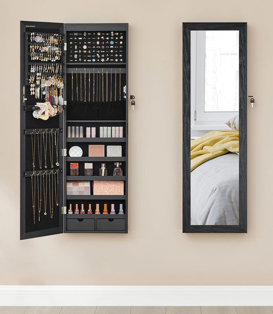 Wizualizacja nowoczesnej szafki na bizuterię z lustrem Huśtawka