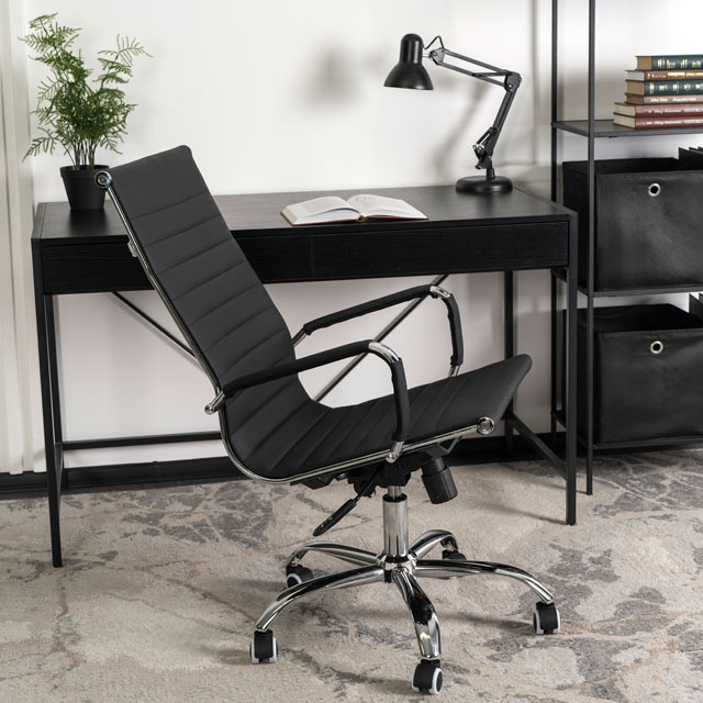 Czarny fotel biurowy z odchylanym oparciem Vemo