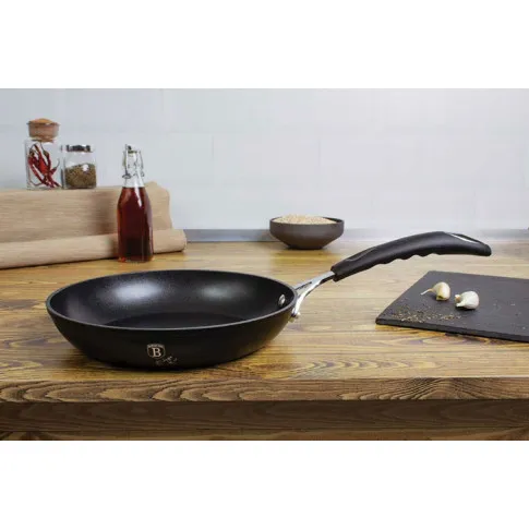 Prezentacja patelni 24 cm na indukcję Olonix 6X