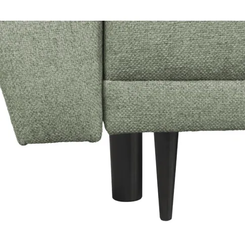 zielona sofa z wysokimi nóżkaaami Hazen