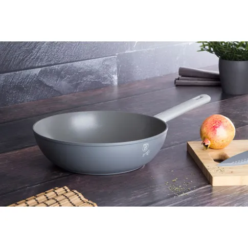 Prezentacja szarego aluminiowego woka Poveks 4X