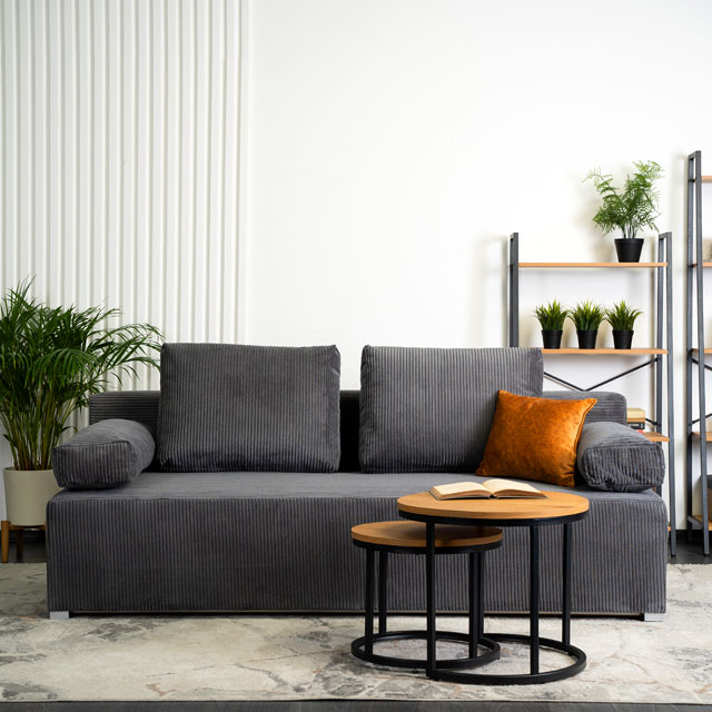Ciemnoszara sofa tapicerowana sztruksem Ardala