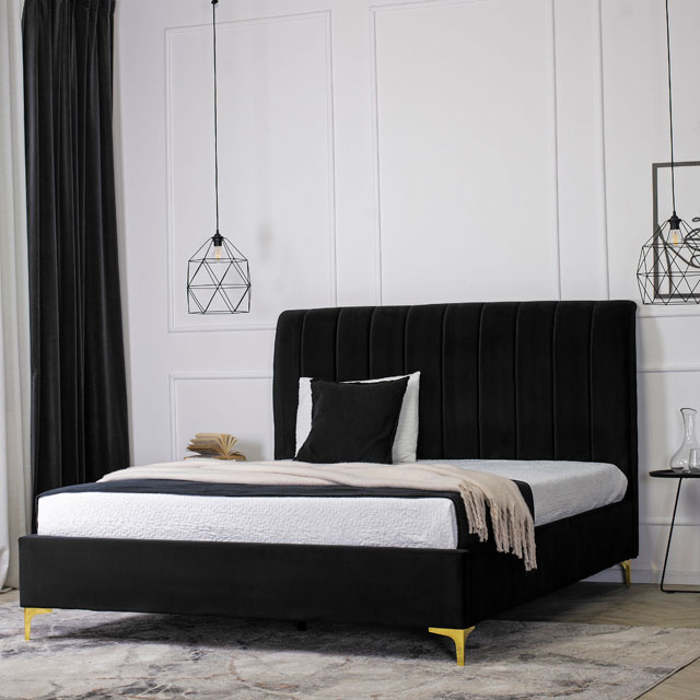 Czarne welurowe łóżko małżeńskie Frida