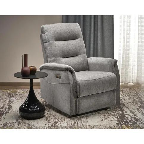 aranżacja z popielatym fotelem Lazard