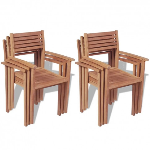 Sztaplowane krzesła z zestawu drewnianych mebli ogrodowych Malion