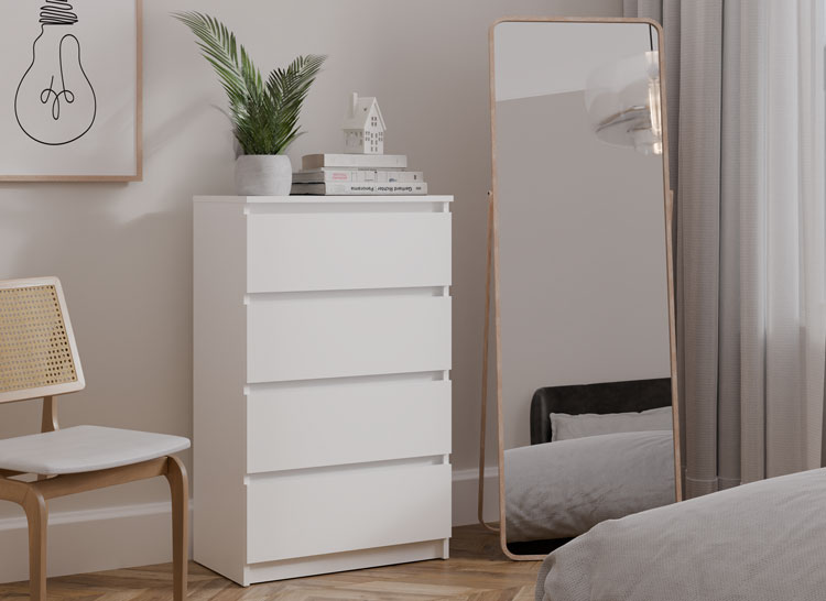 Sypialnia z wykorzystaniem białej komody z 4 szufladami Sulli 4X