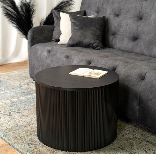 Czarny nowoczesny stolik na lamelowej podstawie Septim 3X