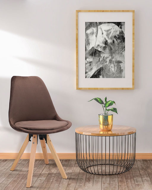 Brązowe skandynawskie krzesło na drewnianych nogach Timar