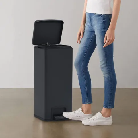 Prezentacja czarnego śmietnika 30L Overox